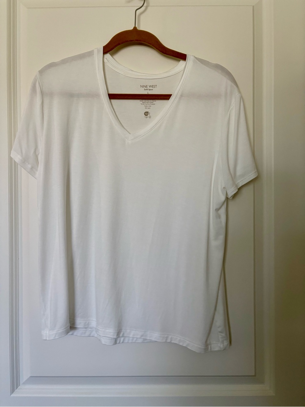 Nine West White V-Neck Tee Shirt